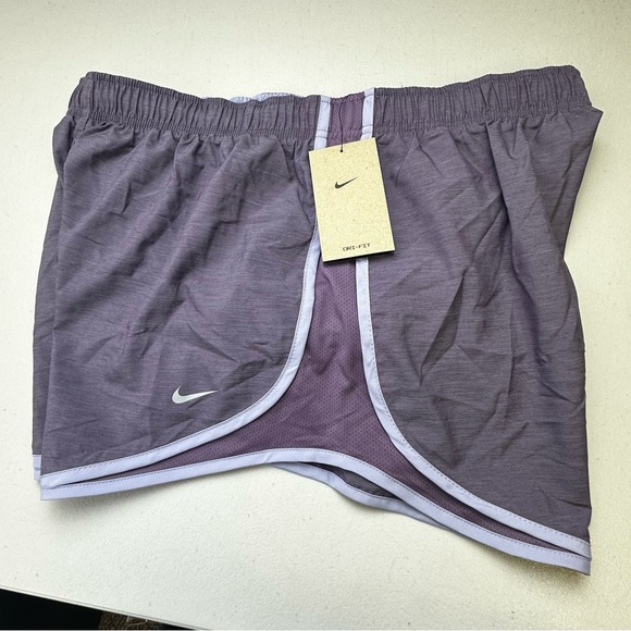 Nike Women’s Gym Running Shorts Dri Fit Tempo XL Lavender NWT - Picture 8 of 10